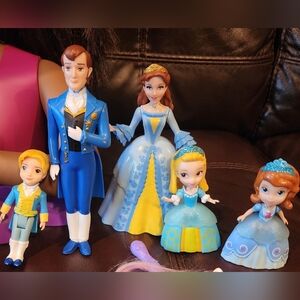 Disney ‘Sofia The First’ Royal Family 5 Poseable Figurine Set